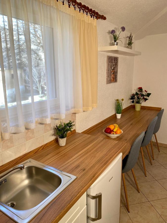 Guest House Renata Plomin Eksteriør bilde